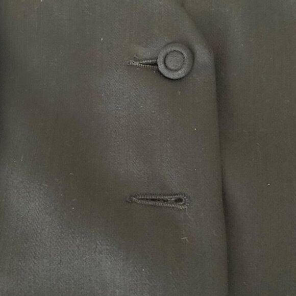 Elegant Black Sleeveless Dress - Picture 9 of 11